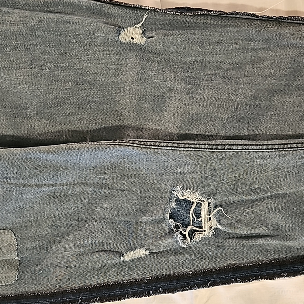 Divided acid washed, distressed skinny jeans Jr's sz 10 - Picture 8 of 10